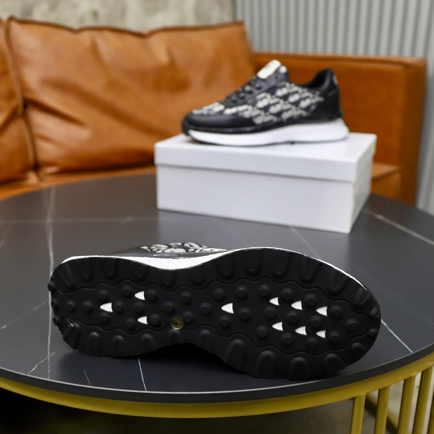Ex-factory price: 462💰🙅‍♂️🙅‍♂️🙅‍♂️ Brand: Dior DIOR Standard code: 38-44 (45 customized) Grade: Same as the official website Material: Original material splicing Comfortable and breathable lining Lightweight and wear-resistant sports outsole Style category: Men's fashionable casual shoes Running sneakers Distinguished luxury brand elements Top luxury Color: actual picture color